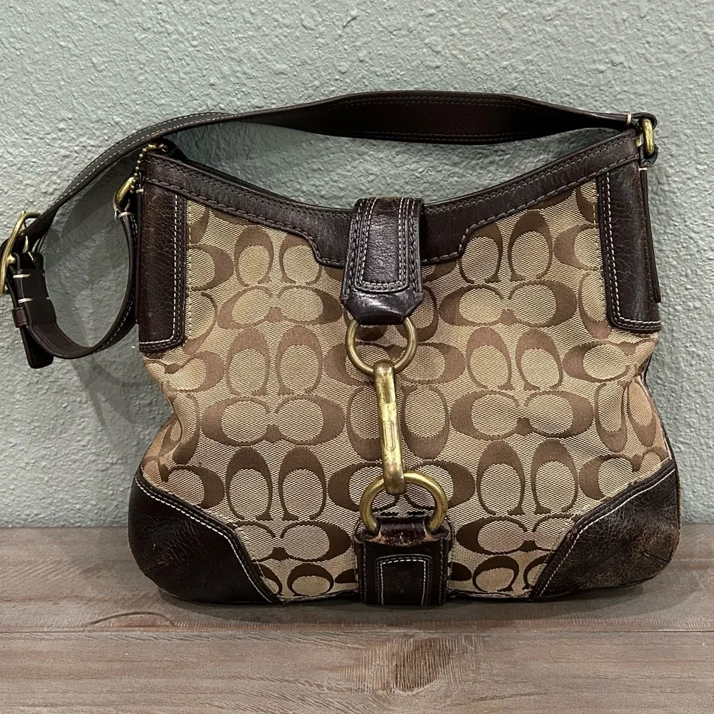 Vintage Authentic Signature Coach Shoulder Handbag - Picture 1 of 11